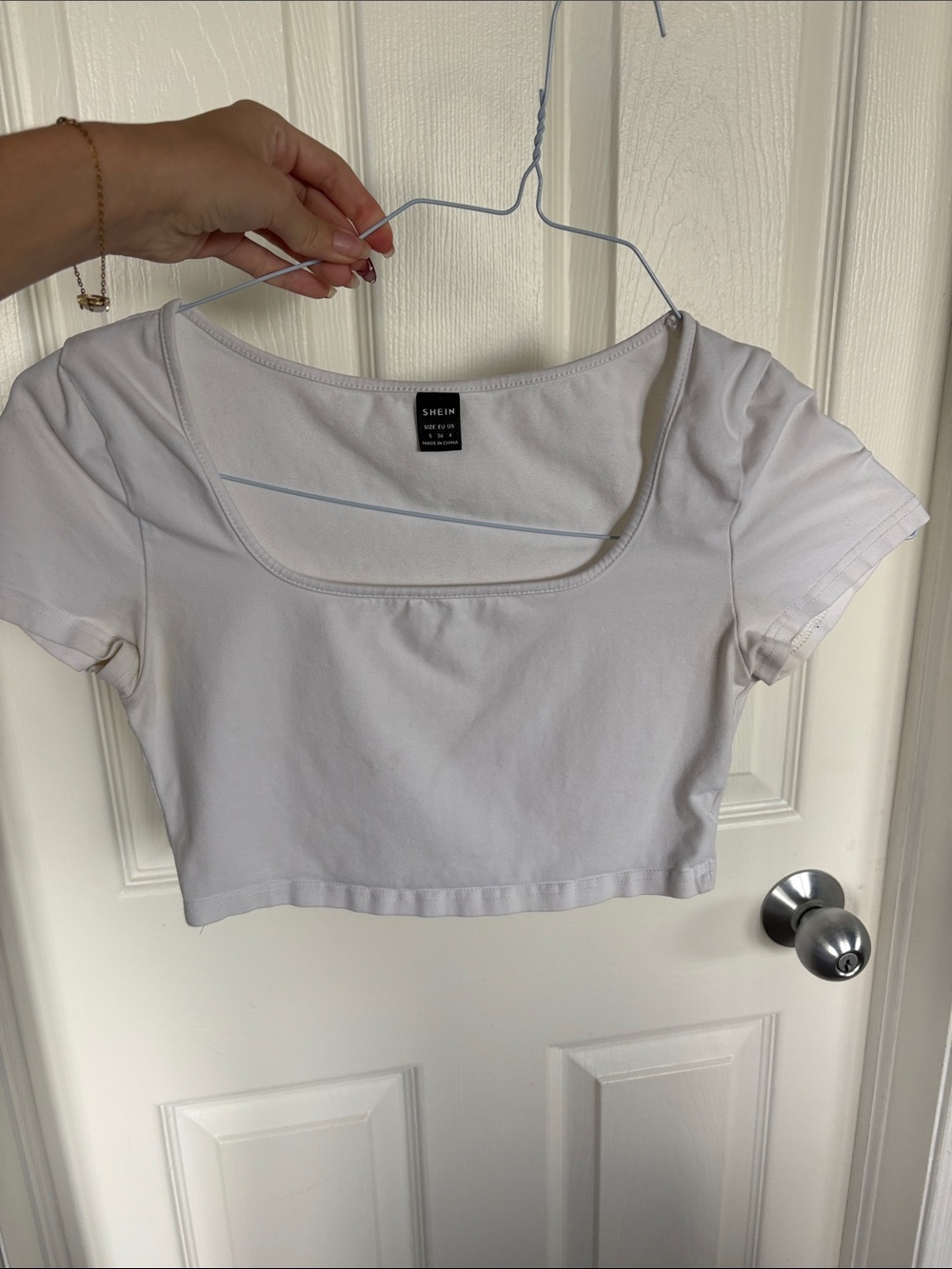SHEIN White Square Neck Cropped Tee